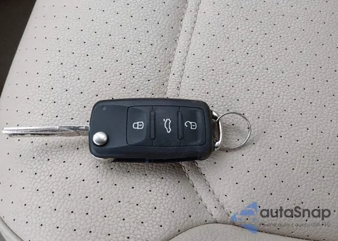 2013 Volkswagen Passat 2.5L Se from USA, damaged, VIN 1VWBP7A30DC082089